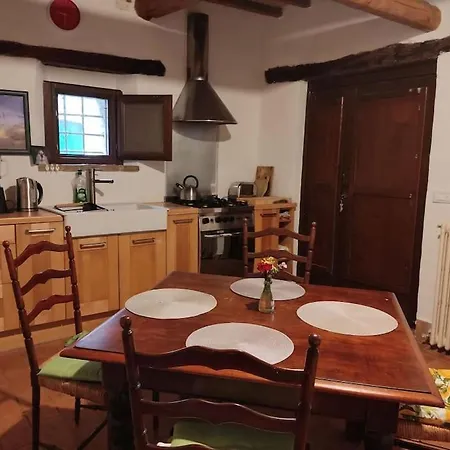 Casa Sole E Gatti, Lägenhet Montecarotto